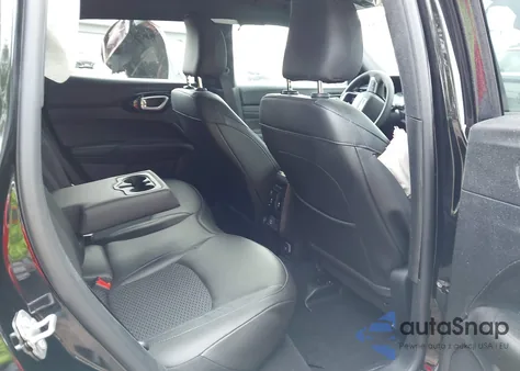 2025 Jeep Compass Latitude 4X4 z USA, uszkodzony, nr VIN 3C4NJDBN4ST553209